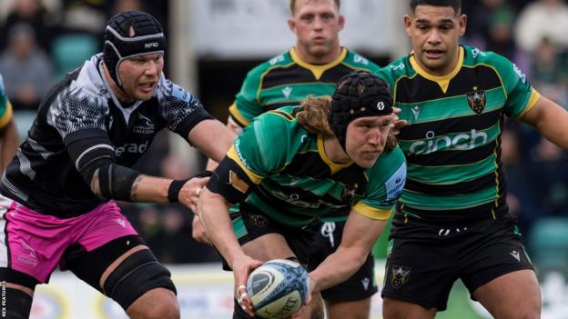 Alex Moon playing for Northampton Saints