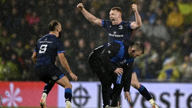 Ciaran Frawley celebrates with team-mate Jamison Gibson-Park