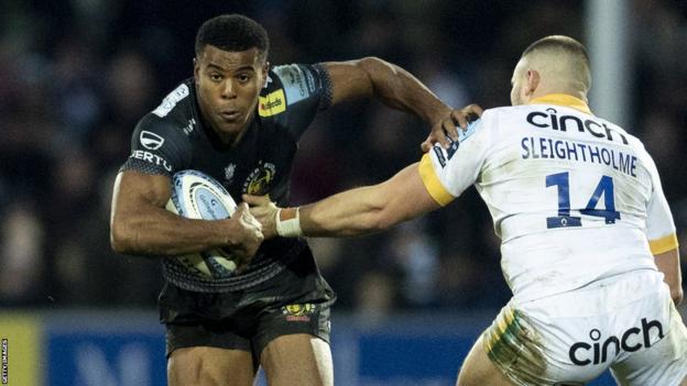 Immanuel Feyi-Waboso with the ball against Northampton Saints