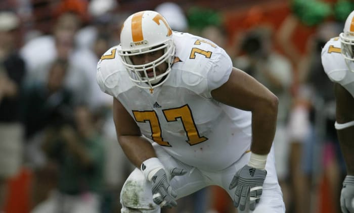 Michael Munoz, Offensive Lineman (2000; 2002-04)