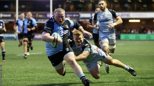 Keiron Assiratti scores against Dragons for Cardiff