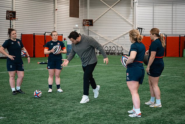 George worked with the Red Roses hookers at their Pennyhill Park training base this week