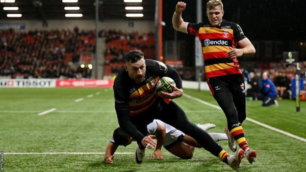 Jonny May scores a try for Gloucester