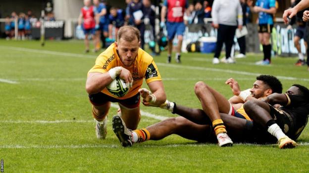 Will Addison scoring against Montpellier