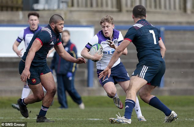 Warr in action for Scotland Under-19s against France back in 2018