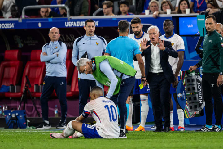 Didier Deschamps, Jesus Gil Manzano, Kylian Mbappe