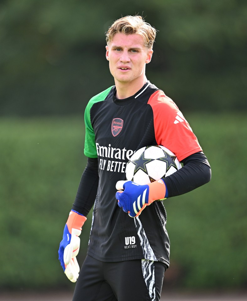 Arteta could decide to hand teenage goalkeeper Porter his debut as a result