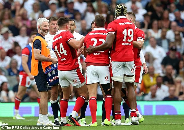 Biggar took exception to a tackle from Farrell, with the No 10 reacting and firing words back his opponent's way