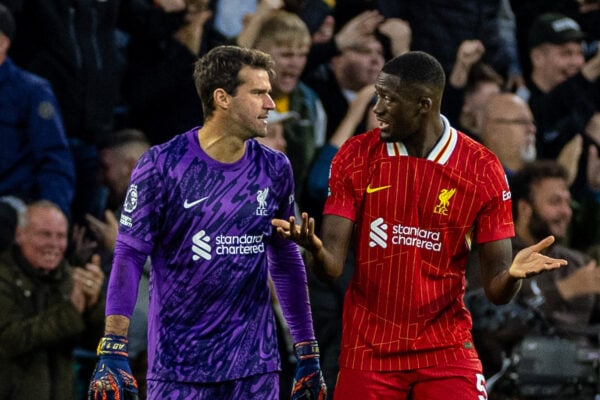 WOLVERHAMPTON, ENGLAND - Saturday, September 28, 2024: Liverpool's goalkeeper Alisson Becker (L) and Ibrahima Konaté exchange words after Wolverhampton Wanderers score the first equalising goal during the FA Premier League match between Wolverhampton Wanderers FC and Liverpool FC at Molineux Stadium. (Photo by David Rawcliffe/Propaganda)