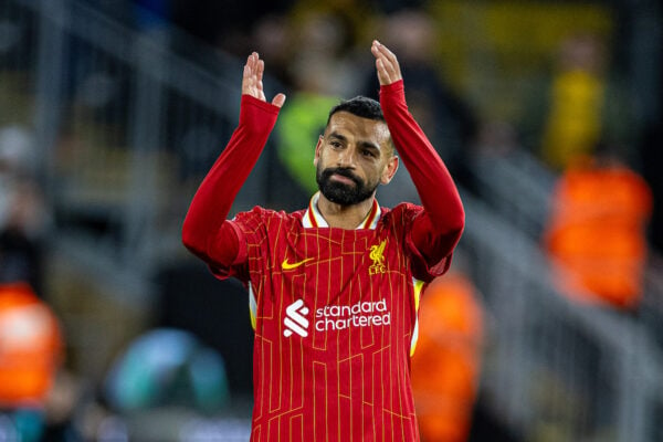 WOLVERHAMPTON, ENGLAND - Saturday, September 28, 2024: Liverpool's Mohamed Salah applauds the supporters after the FA Premier League match between Wolverhampton Wanderers FC and Liverpool FC at Molineux Stadium. Liverpool won 2-1. (Photo by David Rawcliffe/Propaganda)