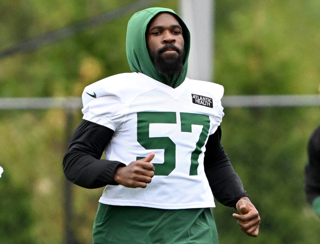 C.J. Mosley, who is battling an injured toe, jogs slowly during a Jets' training camp practice earlier this week.