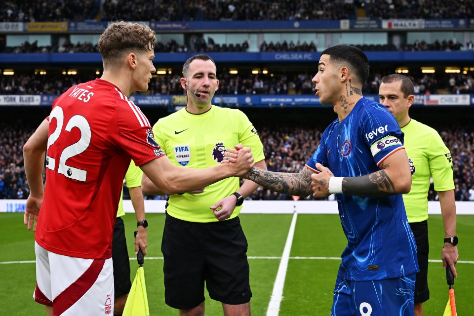 Fernandez lost his duel against Forest captain Yates