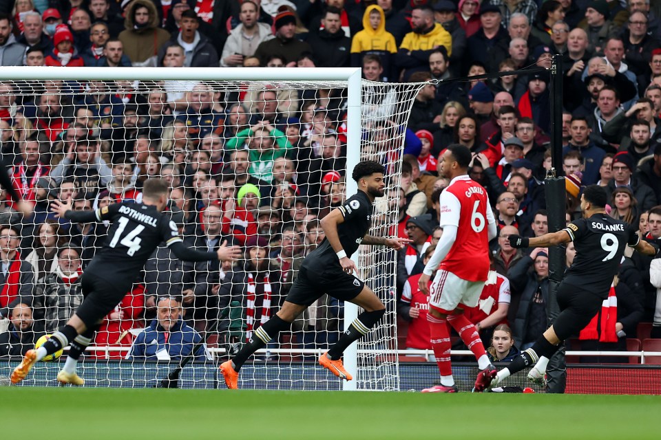 Billing's goal left the Emirates stunned