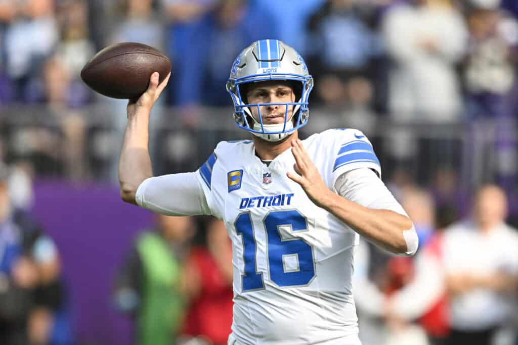 MINNEAPOLIS, MINNESOTA - OCTOBER 20: Jared Goff #16 of the Detroit Lions throws a pass in the first quarter of a game against the Minnesota Vikings at U.S. Bank Stadium on October 20, 2024 in Minneapolis, Minnesota. 