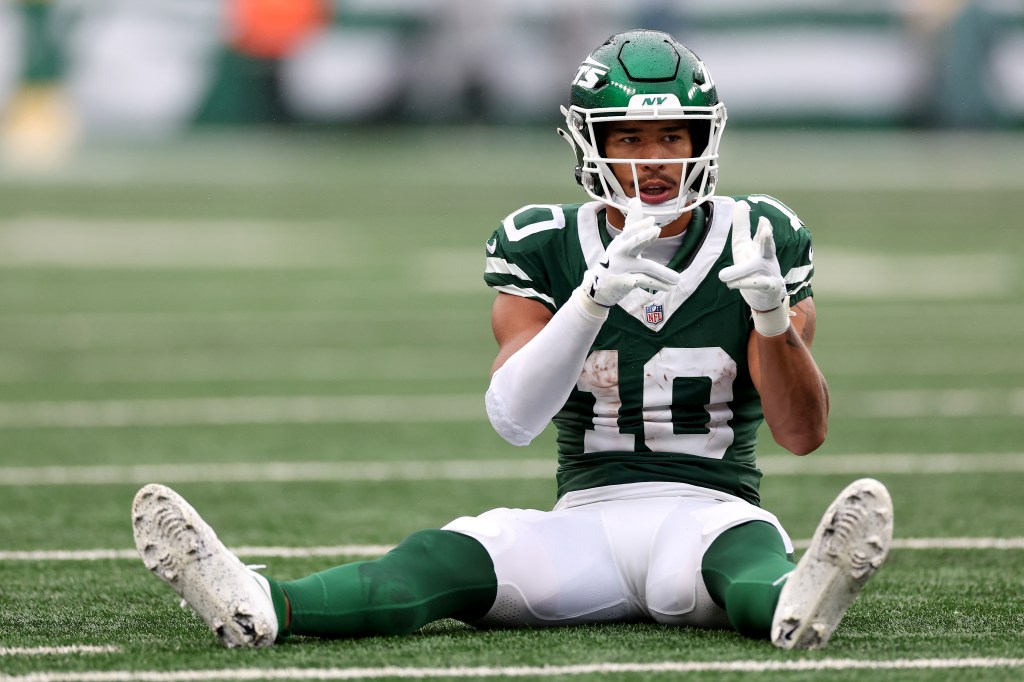 Allen Lazard was given a 15-yard unsportsmanlike conduct for firing his hands like guns after a reception during the Jets' Week 4 loss to the Broncos.