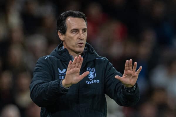 MANCHESTER, ENGLAND - Thursday, November 10, 2022: Aston Villa's manager Unai Emery during the Football League Cup 3rd Round match between Manchester United FC and Aston Villa FC at Old Trafford. (Pic by David Rawcliffe/Propaganda)