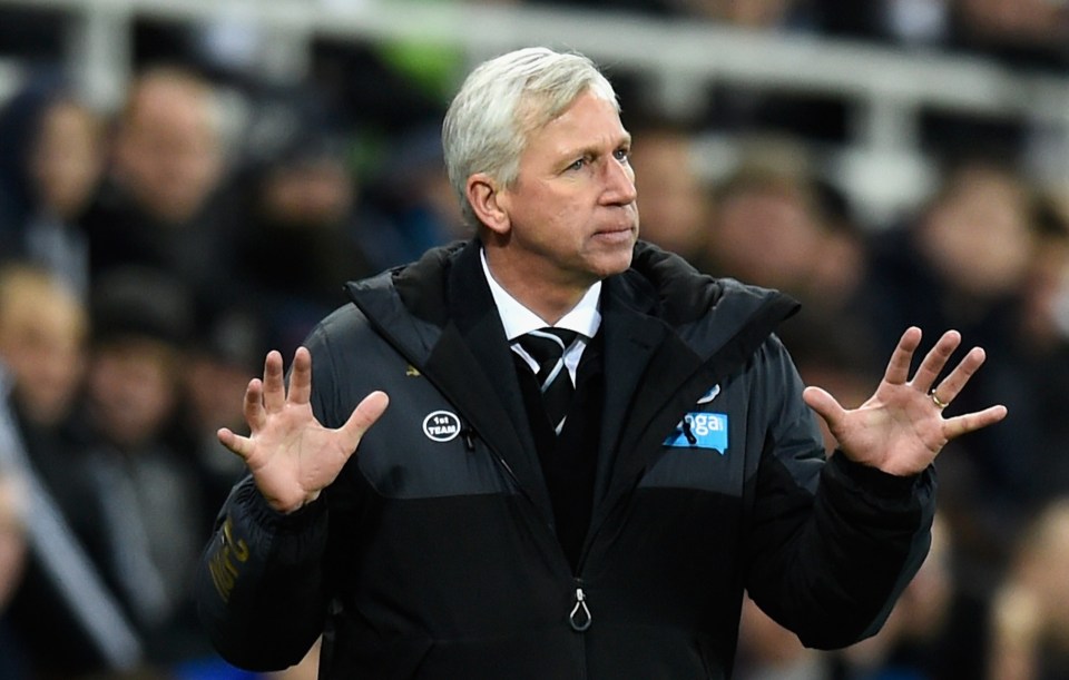 Former Newcastle manager Alan Pardew tried to talk Bent out of joining Fulham at the final hour