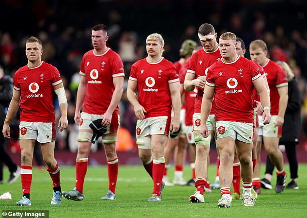 Wales are hoping to avoid an 11th straight defeat which would be the worst losing run in the country's history