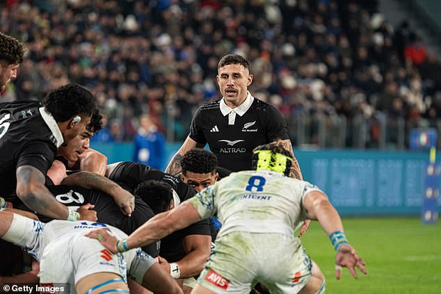 It came during New Zealand's 29-11 at the Allianz Stadium in Turin, with Perenara set to retire from international rugby