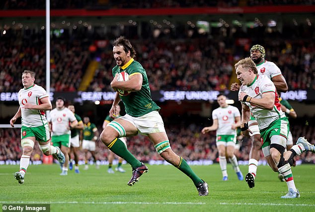 Eben Etzebeth should have been given the Player of the Year award by World Rugby - but lost out to a team-mate