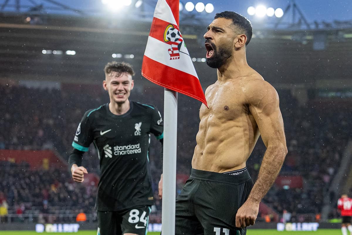 SOUTHAMPTON, ENGLAND - Sunday, November 24, 2024: Liverpool's Mohamed Salah takes off his shirt as he celebrates after scoring the winning third goal during the FA Premier League match between Southampton FC and Liverpool FC at St Mary's Stadium. Liverpool won 3-2. (Photo by David Rawcliffe/Propaganda)