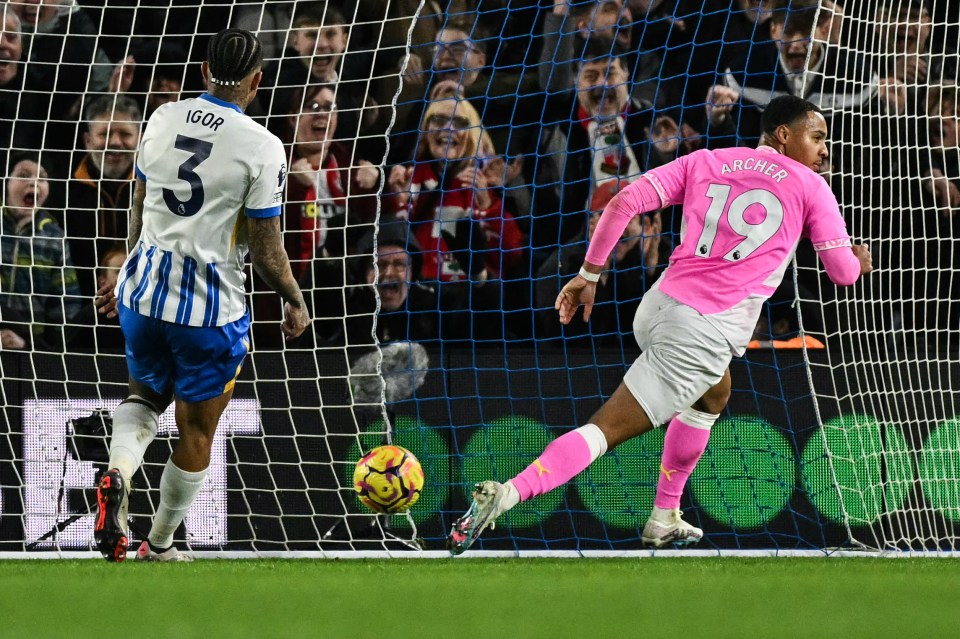 Archer has a late strike at the Amex Stadium ruled out in controversial fashion