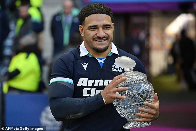 Bath had been eying up Sione Tuipulotu but the Scotland captain has re-signed for Glasgow