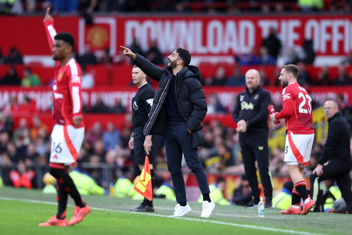 Ruben Amorim shouts instructions during Man United's win over Everton