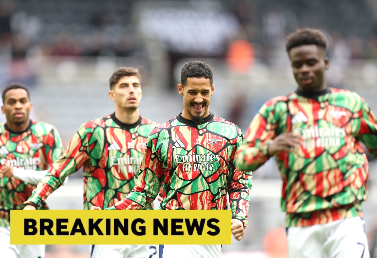 William Saliba during a pre-match warmup with his Arsenal teammates