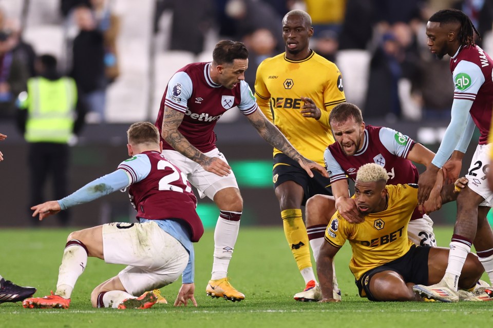 Lemina and Bowen ended up on the floor after the Wolves man snubbed his rival's handshake