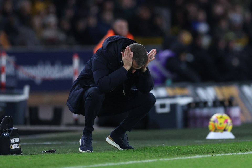 O'Neil oversaw yet another defeat as Wolves crumbled late on