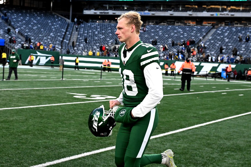 Anders Carlson walks off the field after the Jets-Rams game on Dec. 22, 2024. 