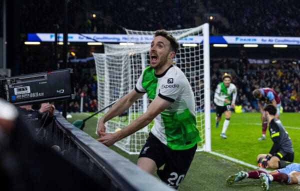 BURNLEY, ENGLAND - Tuesday, December 26, 2023: Liverpool's Diogo Jota celebrates scoring the second goal in the 90th minute during the FA Premier League match between Burnley FC and Liverpool FC at Turf Moor. (Photo by David Rawcliffe/Propaganda)