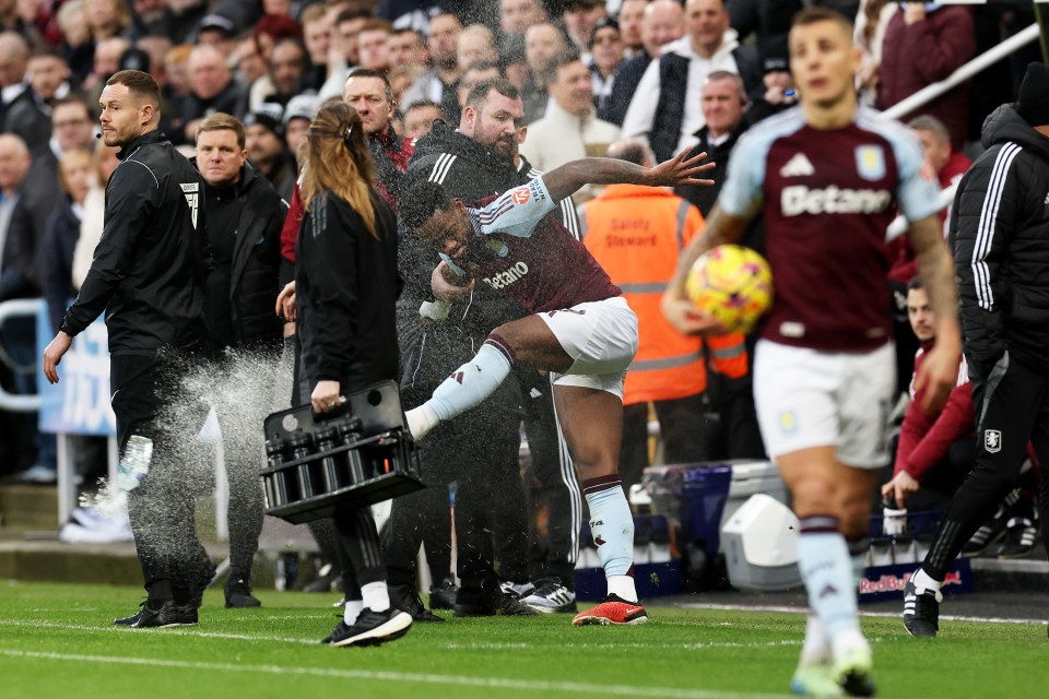 Duran took his frustrations out on a water bottle after his controversial red card