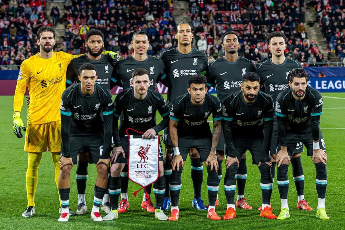 GIRONA, SPAIN - Tuesday, December 10, 2024: Liverpool's players line-up for a team group photograph before the UEFA Champions League Matchday 6 game between Girona FC and Liverpool FC at the Estadi Montilivi. (Photo by David Rawcliffe/Propaganda)