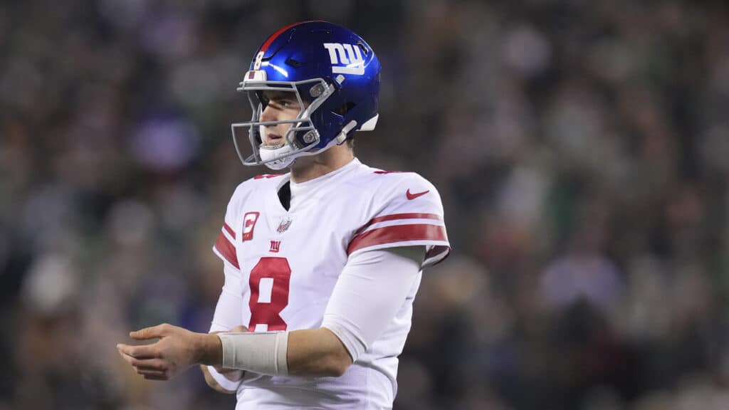 Daniel Jones #8 of the New York Giants looks on against the Philadelphia Eagles during the NFC Divisional Playoff game at Lincoln Financial Field on January 21, 2023 in Philadelphia, Pennsylvania.