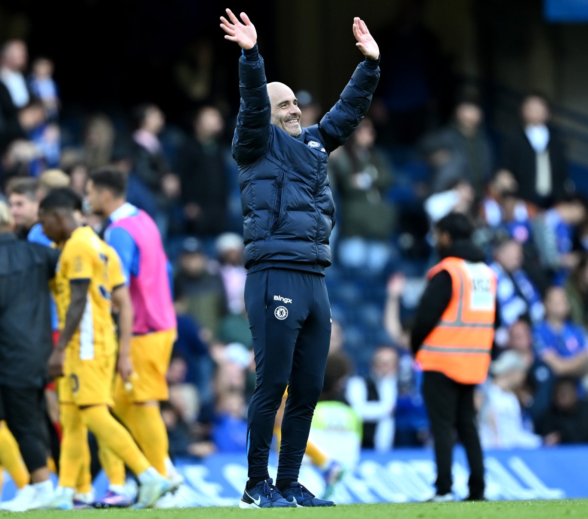 Enzo Maresca celebrates a Chelsea win