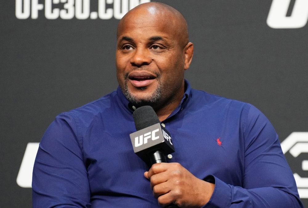 daniel cormier doute que jon jones ou stipe miocic accepte un combat de derniere minute contre tom aspinall photo ID 2024 09 24 11 33 10 8247