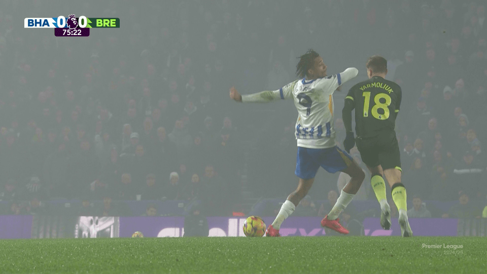 Pedro tried to elbow Yarmolyuk but avoided a red card